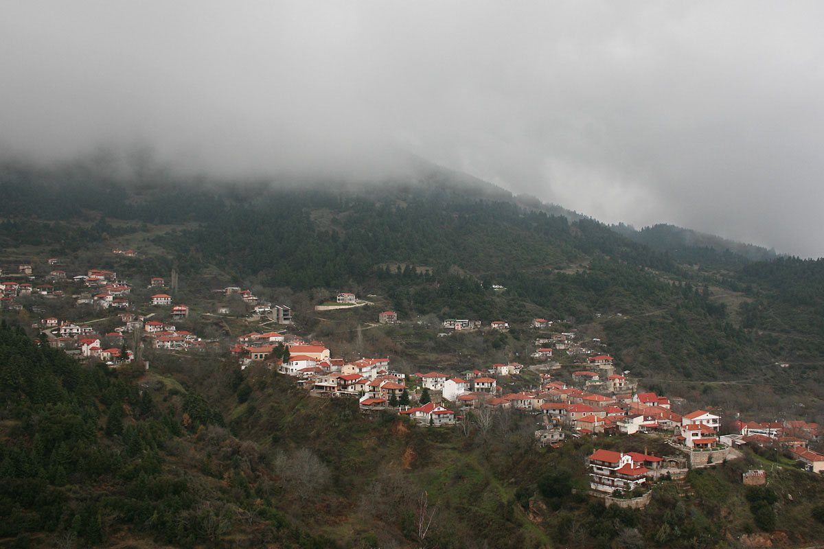 The village of Pavliani, on the southern side of Mt. Oiti (Photo: Christina Holeva) The village of Pavliani, on the southern side of Mt. Oiti (Photo: Christina Holeva)