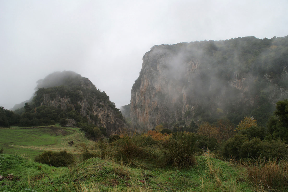 On the eastern side of Mt. Oiti. (Photo: Ch. Alivizatos) On the eastern side of Mt. Oiti. (Photo: Ch. Alivizatos)